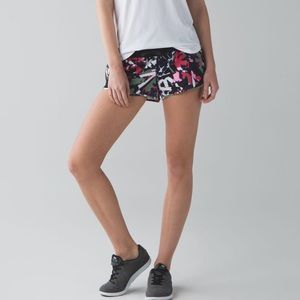 Lululemon Hotty Hot Short in Size 10